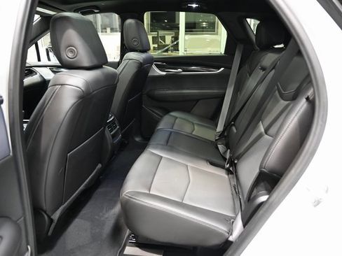 Used 2025 Cadillac XT5 Premium Luxury image 11