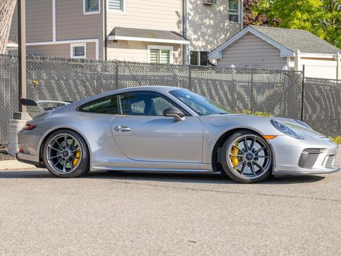 Used 2018 Porsche 911 GT3 RWD image 11