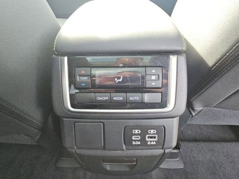 Used 2024 Subaru Ascent Onyx Edition image 18