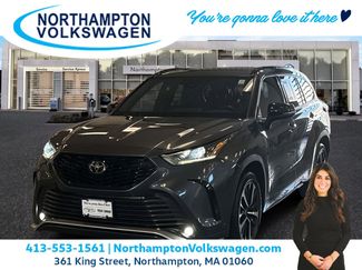 Used 2021 Toyota Highlander XSE video 1