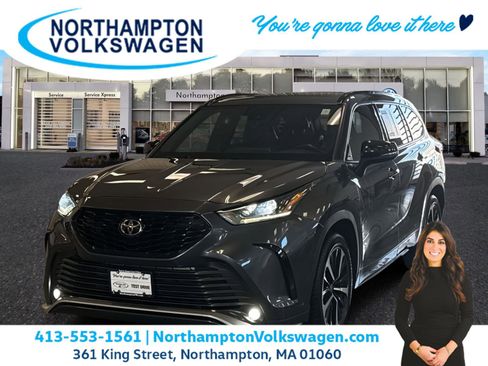 Used 2021 Toyota Highlander XSE image 1