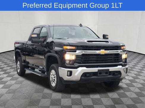 Used 2025 Chevrolet Silverado 2500 LT w/ Convenience Package AWD/4WD image 2