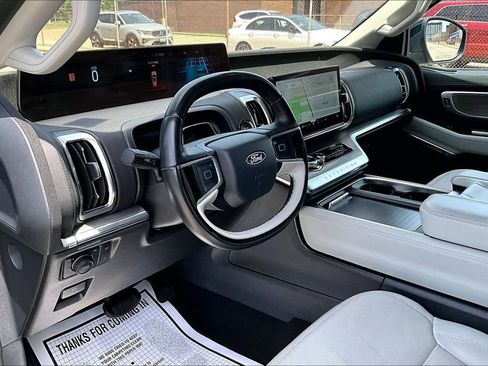 Used 2025 Ford Expedition Platinum w/ Driver's Package AWD/4WD image 13