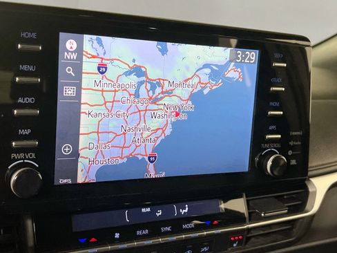 Used 2021 Toyota Sienna XSE w/ XSE Plus Package image 13