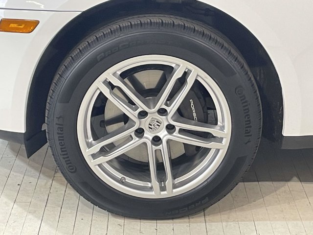 Certified 2026 Porsche Macan AWD/4WD image 13