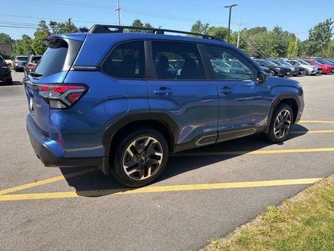 Used 2025 Subaru Forester Limited AWD/4WD image 5