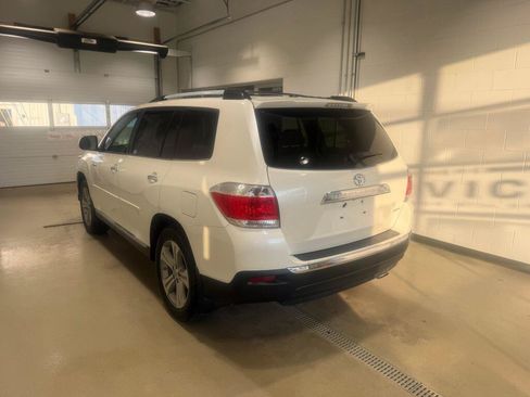 Used 2013 Toyota Highlander Limited AWD/4WD image 3