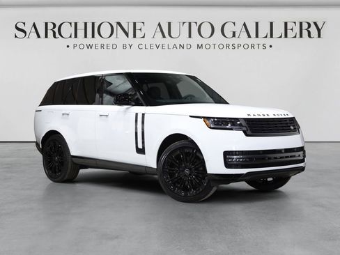Used 2025 Land Rover Range Rover SE AWD/4WD image 1
