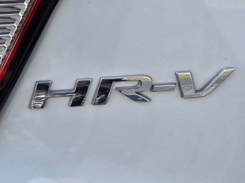 Used 2022 Honda HR-V LX image 15