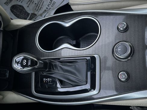 Used 2019 INFINITI QX60 Luxe w/ Essential Package image 13