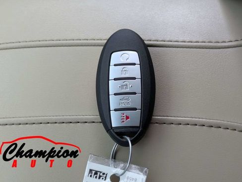 Used 2019 Nissan Rogue SV FWD image 32