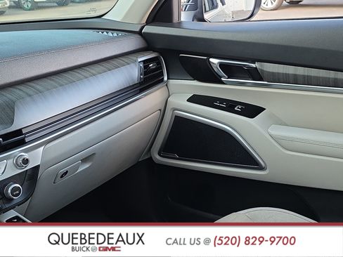 Used 2023 Kia Telluride EX w/ EX Captain's Chair Package FWD image 22