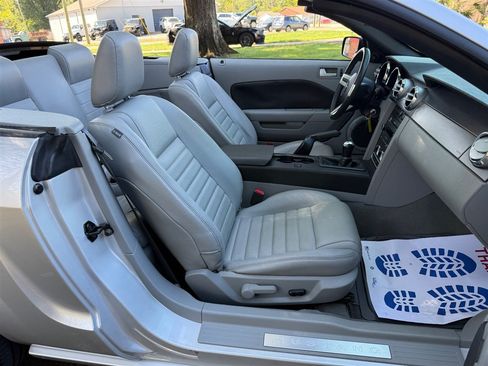 Used 2009 Ford Mustang GT RWD image 58