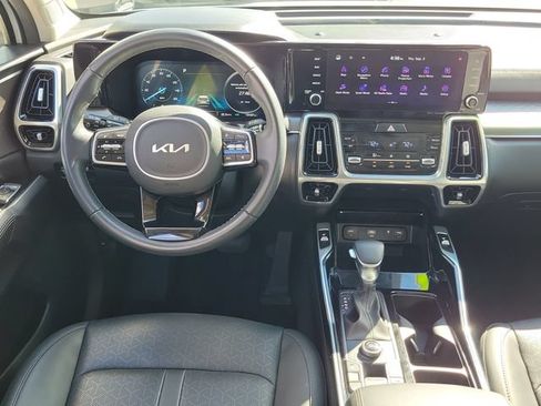 Certified 2023 Kia Sorento SX FWD image 16