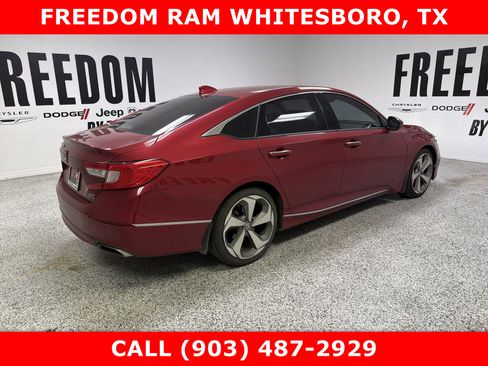 Used 2018 Honda Accord Touring image 4