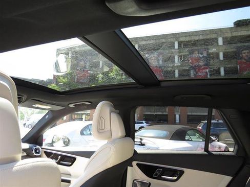 Used 2026 Mercedes-Benz GLC 300 4MATIC image 23