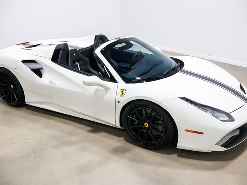 Used 2017 Ferrari 488 Spider RWD image 88