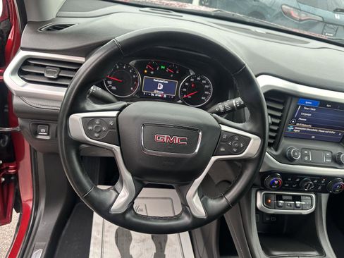 Used 2023 GMC Acadia SLT image 29