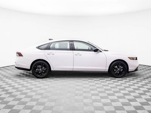Used 2025 Honda Accord SE image 7