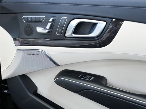 Used 2015 Mercedes-Benz SL 63 AMG image 27