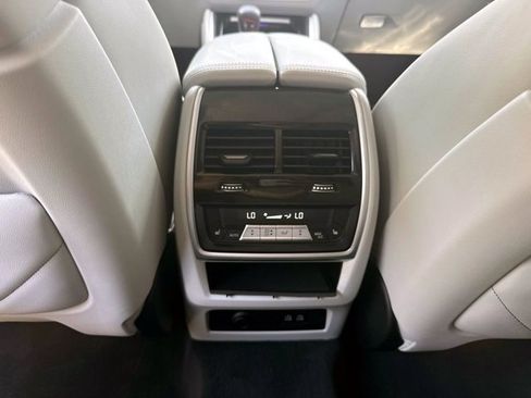 Used 2023 BMW XM AWD/4WD image 16