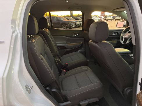 Used 2023 GMC Acadia SLE w/ Driver Convenience Package image 20