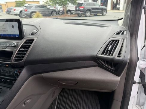 Used 2022 Ford Transit Connect XLT FWD image 30
