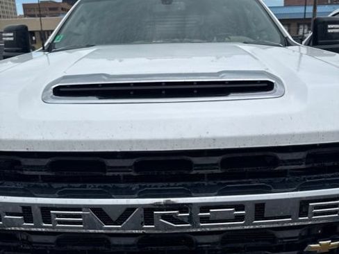 Used 2022 Chevrolet Silverado 3500 LT w/ Convenience Package AWD/4WD image 2