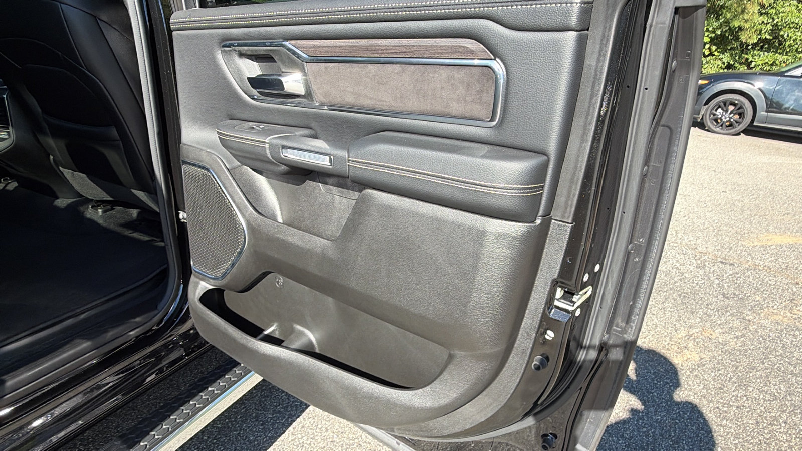 Used 2025 RAM 1500 Laramie w/ Sport Appearance Package AWD/4WD image 22