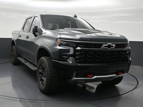 Used 2025 Chevrolet Silverado 1500 ZR2 w/ Technology Package AWD/4WD image 8
