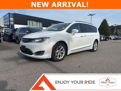 Used 2017 Chrysler Pacifica Touring-L w/ Tire & Wheel Group