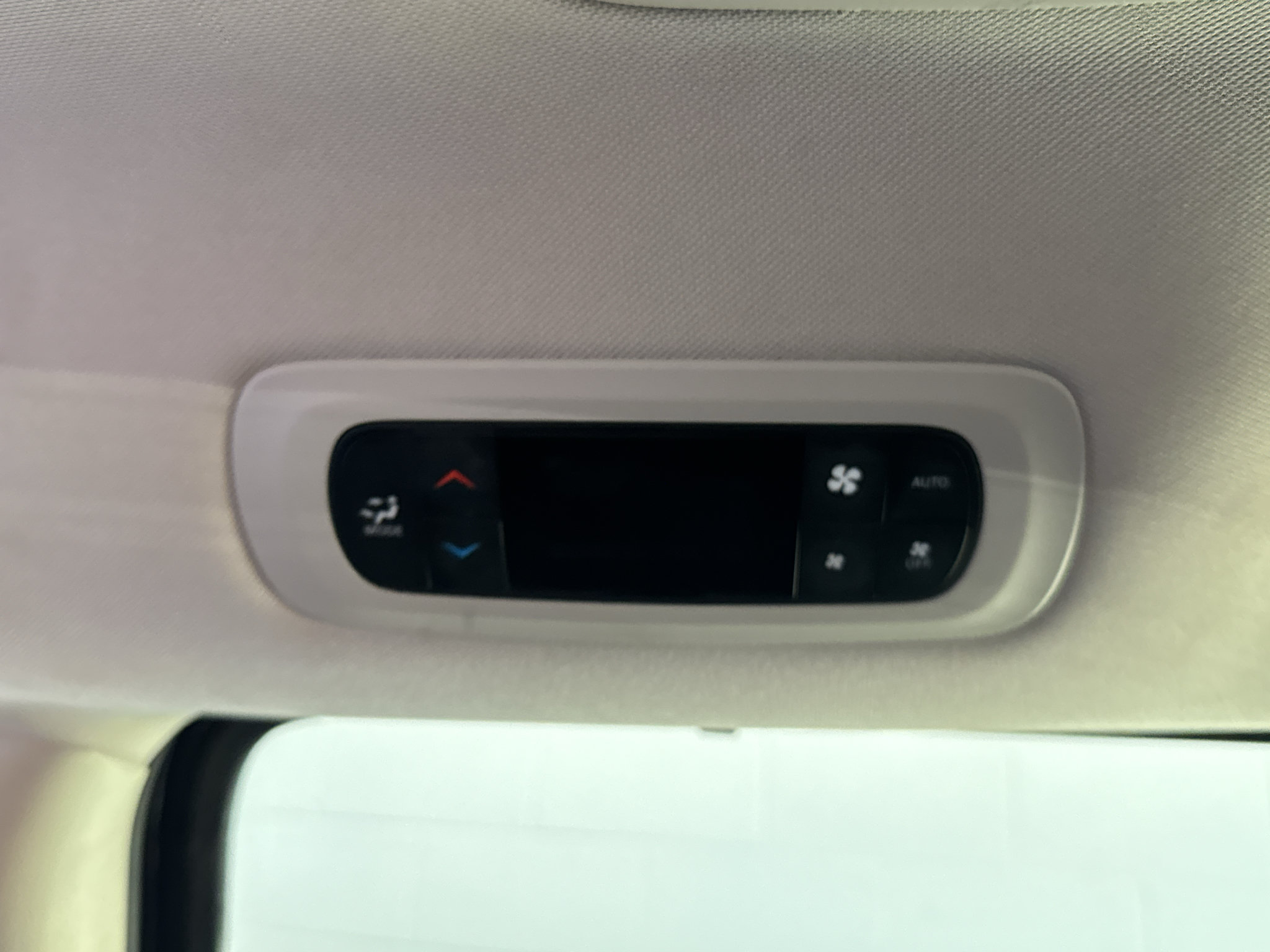 Used 2024 Chrysler Pacifica Touring-L FWD image 12