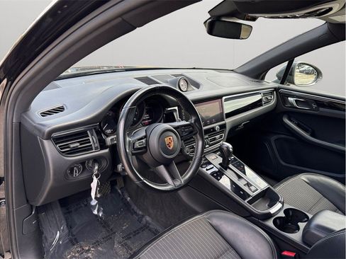 Used 2023 Porsche Macan Turbo AWD/4WD image 6