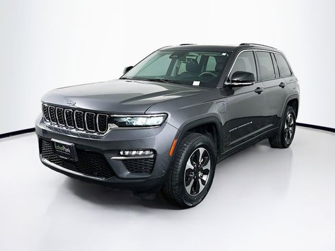 Used 2022 Jeep Grand Cherokee Limited 4xe w/ Luxury Tech Group II AWD/4WD image 3