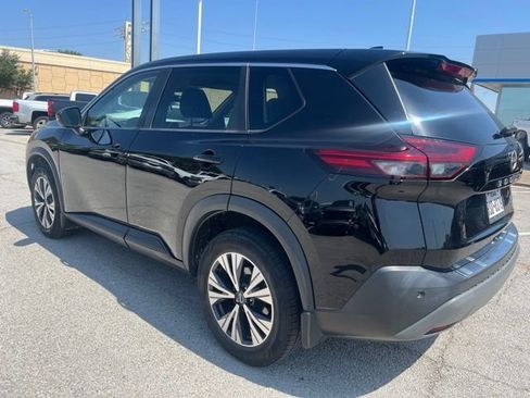 Used 2022 Nissan Rogue SV FWD image 3