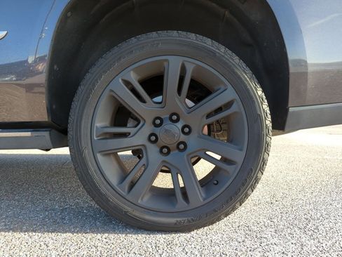 Used 2016 Cadillac Escalade Premium image 13