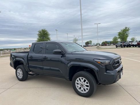 Used 2026 Toyota Tacoma SR image 8