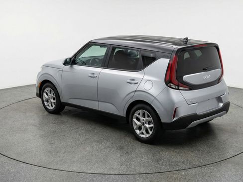 Used 2025 Kia Soul LX w/ LX Technology Package FWD image 6