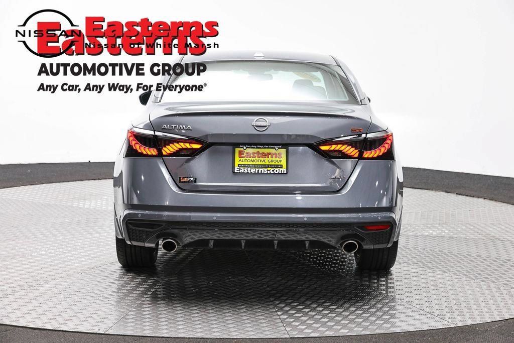 Used 2025 Nissan Altima 2.5 SR AWD/4WD image 6