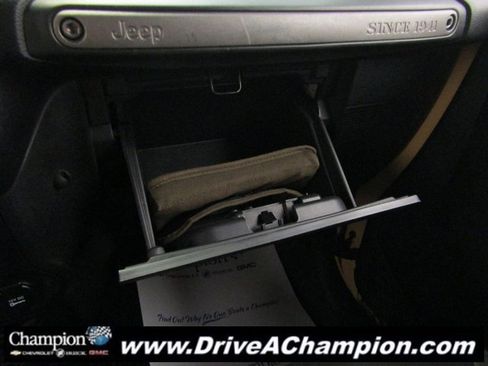 Used 2013 Jeep Wrangler Unlimited Sport image 30