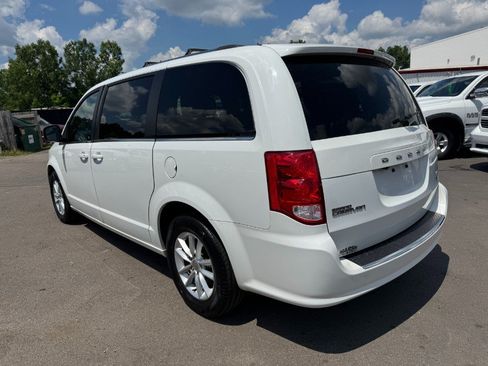 Used 2019 Dodge Grand Caravan SXT FWD image 3