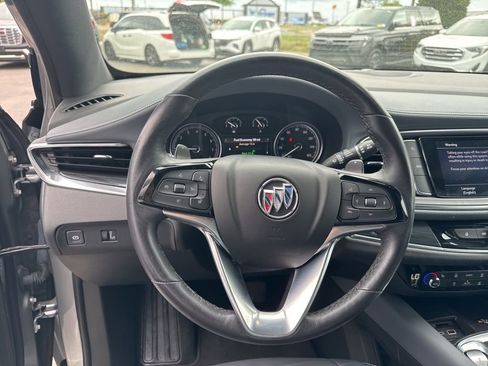 Used 2024 Buick Enclave Essence AWD/4WD image 11