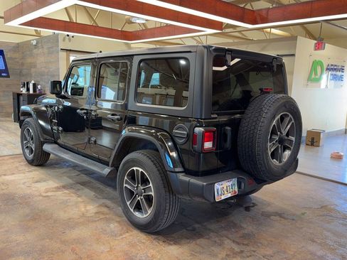 Used 2023 Jeep Wrangler Unlimited Sahara image 5