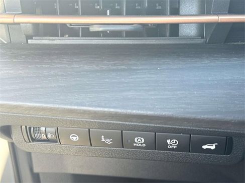 Certified 2024 Nissan Ariya FWD image 22