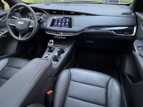 Used 2022 Cadillac XT4 Luxury w/ Cold Weather Package image 30