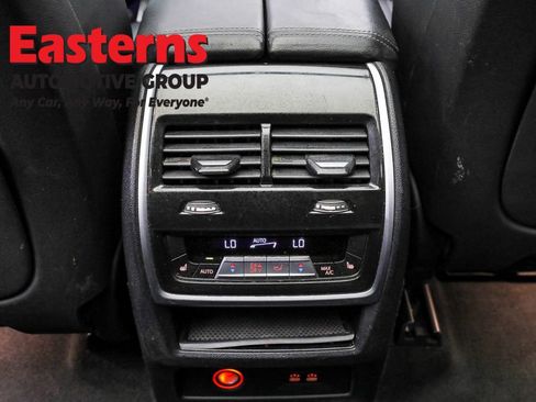 Used 2022 BMW X7 xDrive40i w/ Premium Package image 22