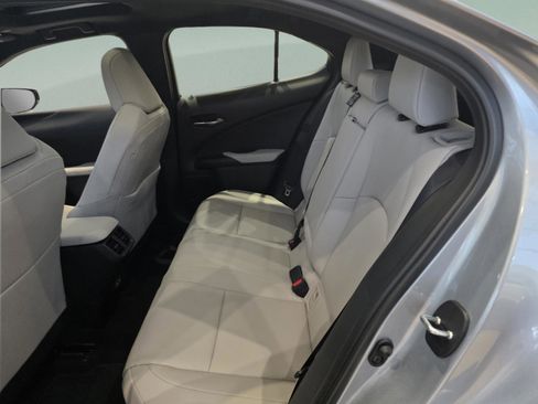 New 2026 Lexus UX 300h FWD image 17