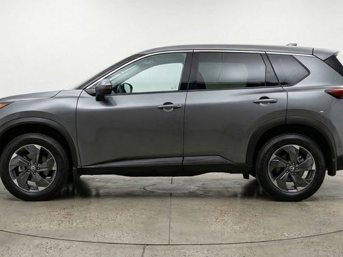 Used 2025 Nissan Rogue SV image 5