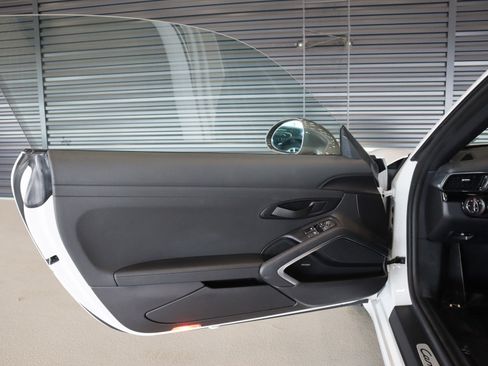 Used 2018 Porsche 911 Carrera T RWD image 22