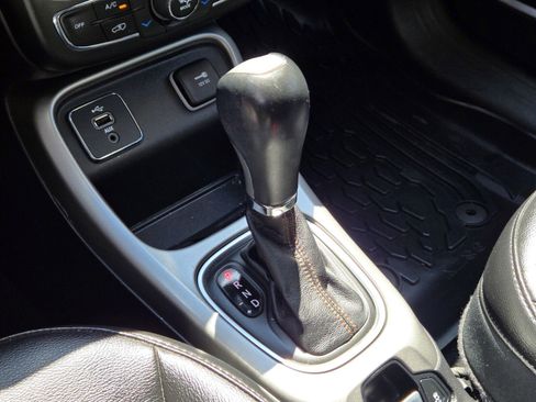 Used 2018 Jeep Compass Latitude w/ Popular Equipment Group image 21